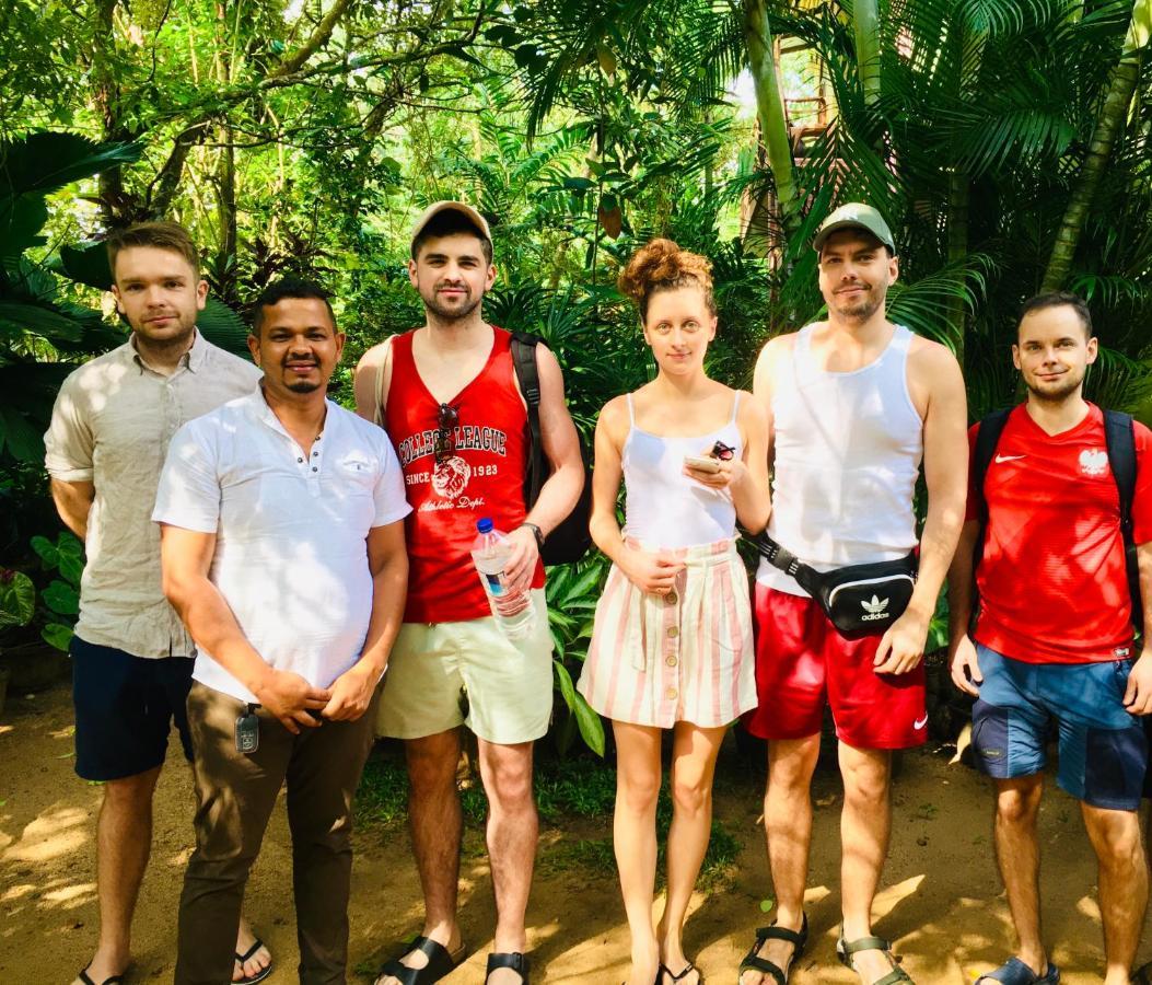 סיגירייה Gangadiya Lodge מראה חיצוני תמונה