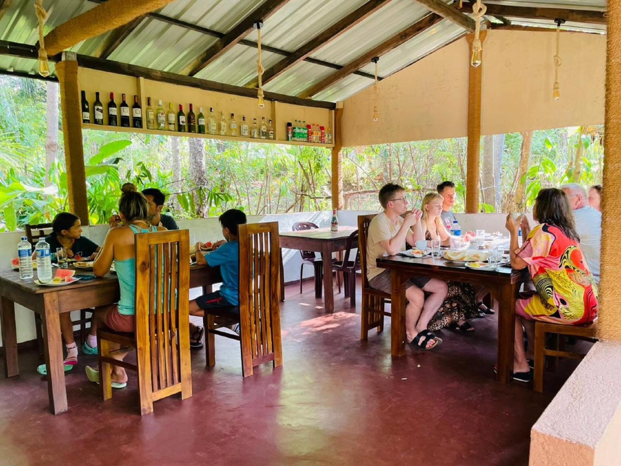 סיגירייה Gangadiya Lodge מראה חיצוני תמונה