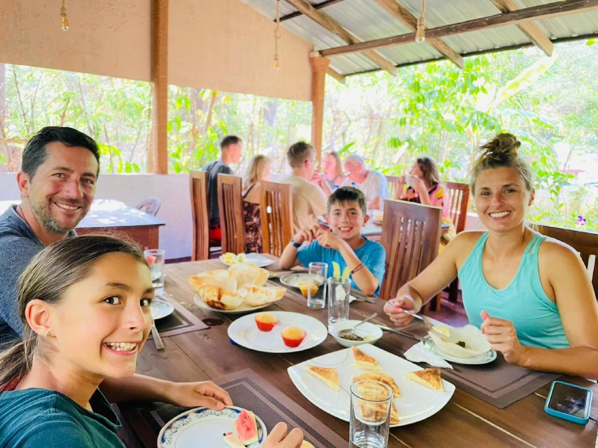 סיגירייה Gangadiya Lodge מראה חיצוני תמונה
