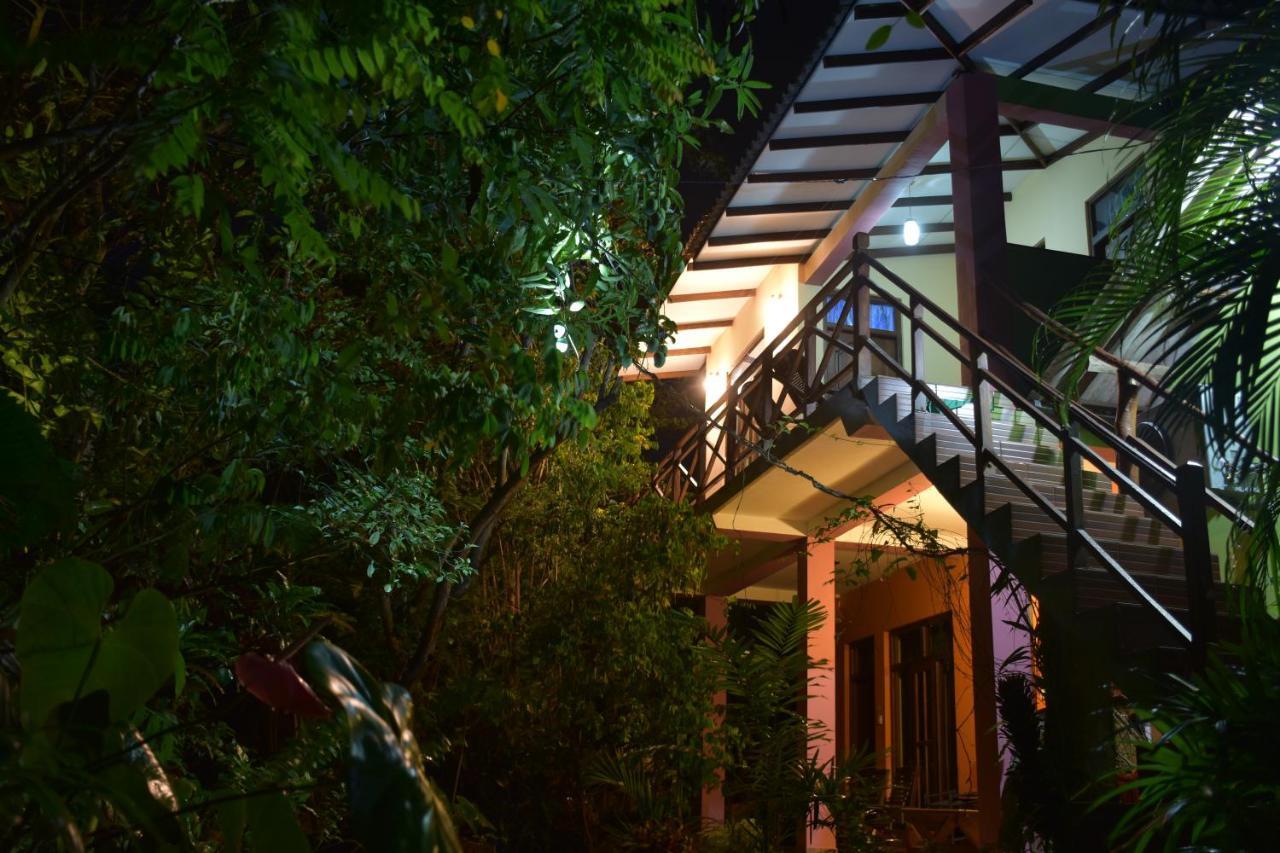 סיגירייה Gangadiya Lodge מראה חיצוני תמונה